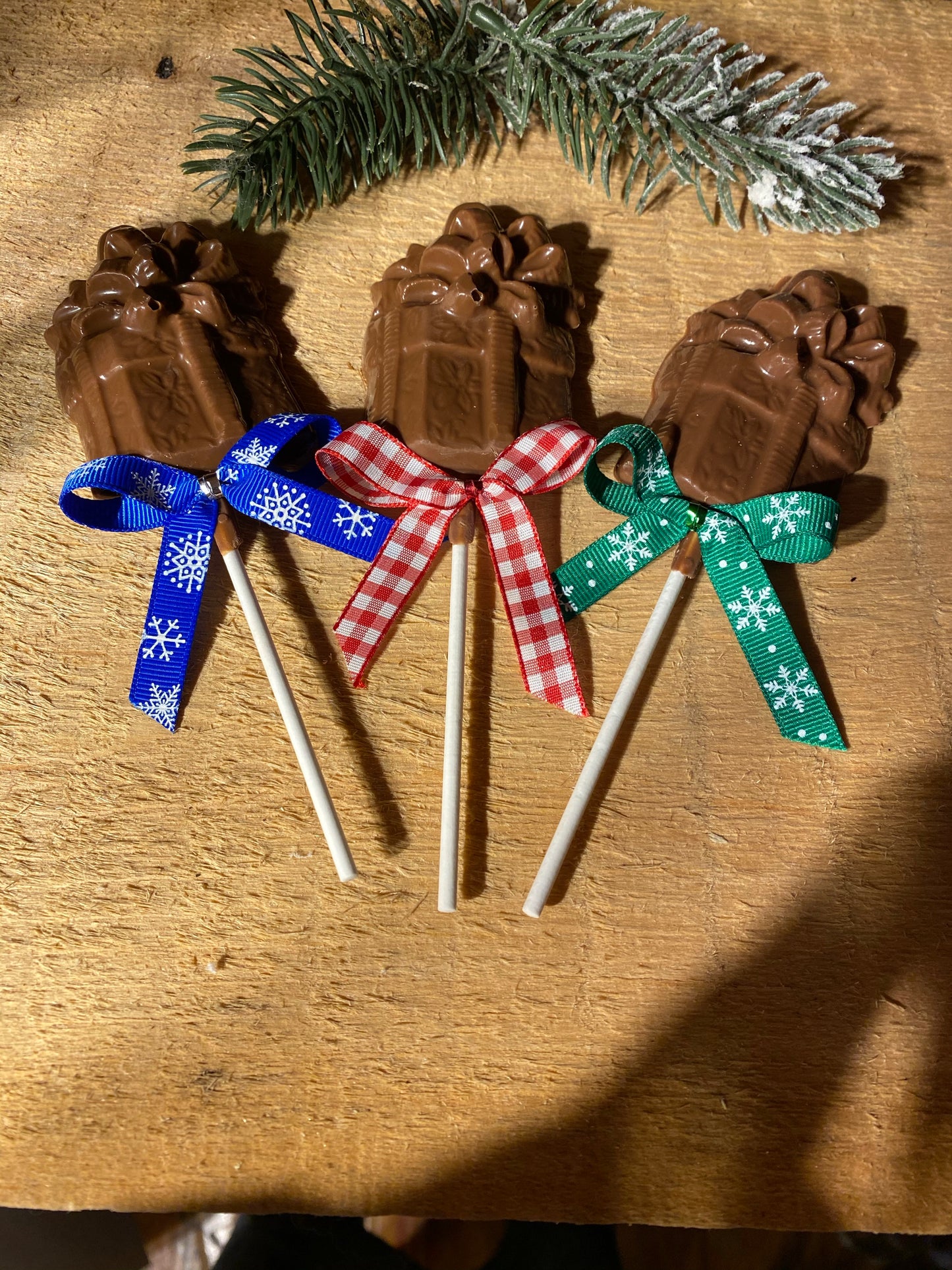 Chocolate Christmas Present Pops